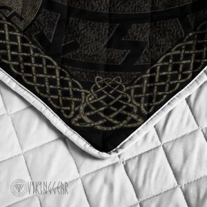 Vegvísir With Elder Futhark Stone Distressed Quilt Set